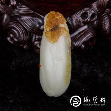【琢艺轩】新疆和田红皮青白玉籽玉 挂件 蝶恋果 35克