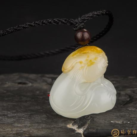 【琢艺轩】新疆和田玉红皮一级白玉籽玉挂件 年年有余 12克