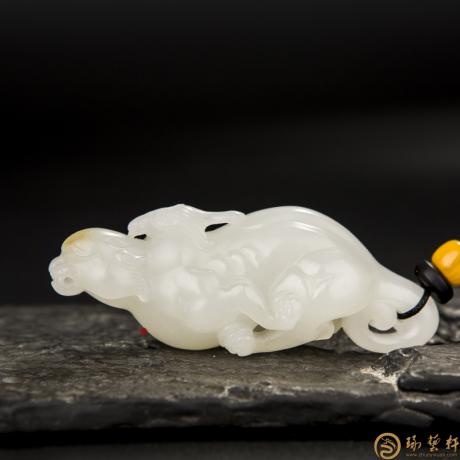 【琢艺轩】新疆和田黄皮一级白籽玉挂件 报喜 39克