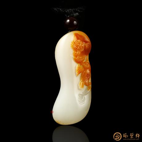 【琢艺轩】穆宇静 新疆和田黄沁一级白籽玉挂件 戏莲 16.4克（独籽）