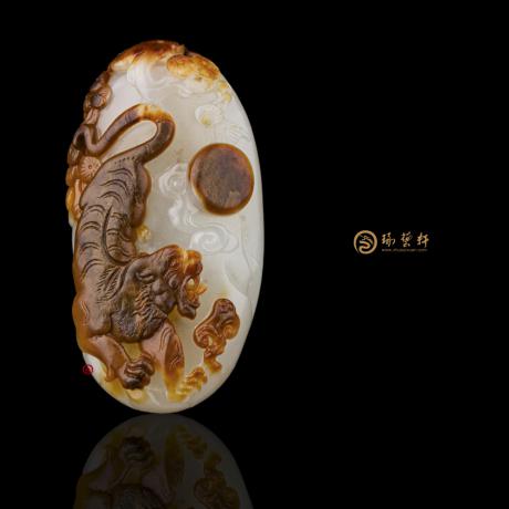 【琢艺轩】黄杨洪 和田红沁皮白玉籽玉挂件 王者 41.3克