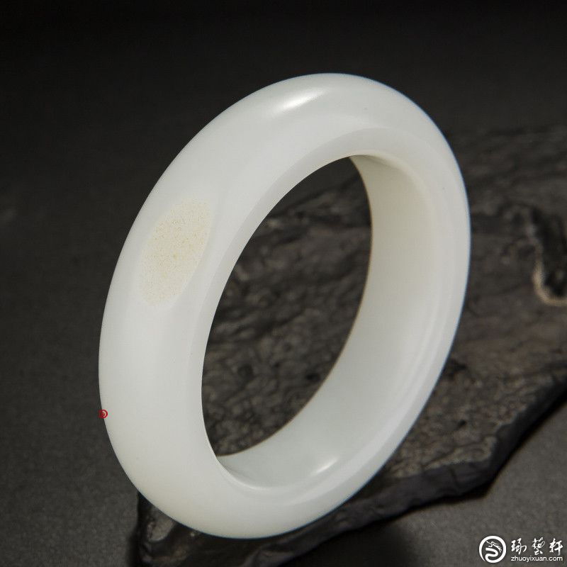 如何判断白玉籽料的优劣？