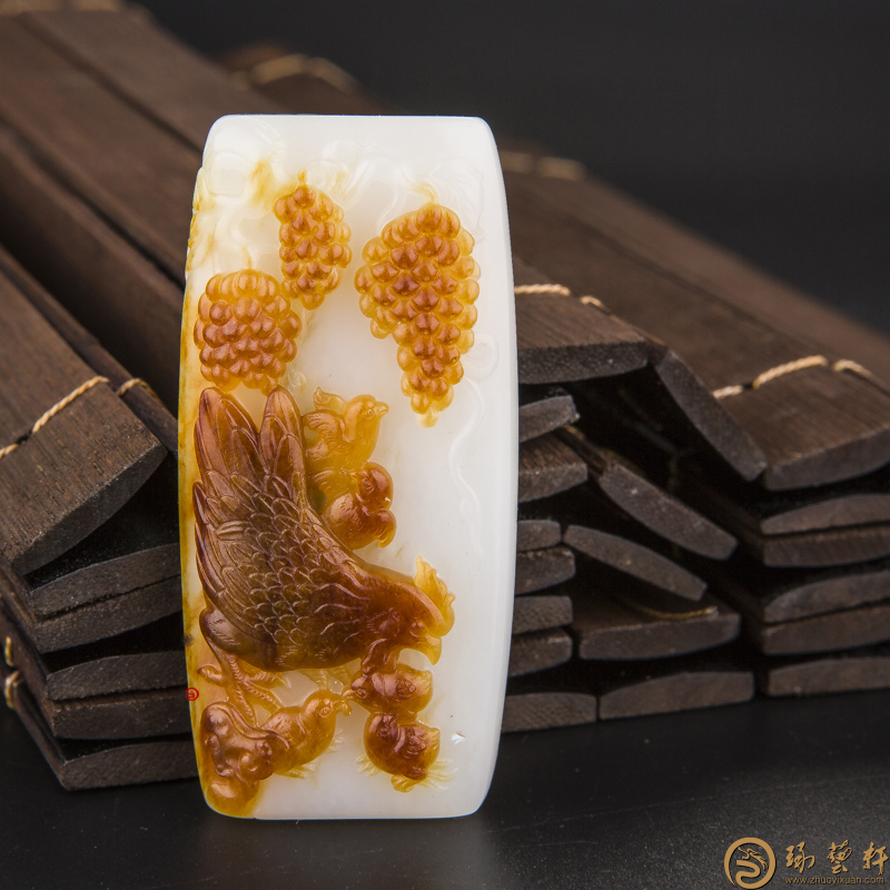 有皮色的和田玉更值钱?