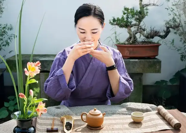 陆家嘴三件套天际线-金茂大厦（上海中心观光厅保姆）到底有多震撼？看完直接想冲💨
